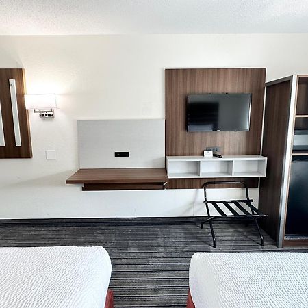 מלון Ramada By Wyndham Lithia Springs Atlanta מראה חיצוני תמונה
