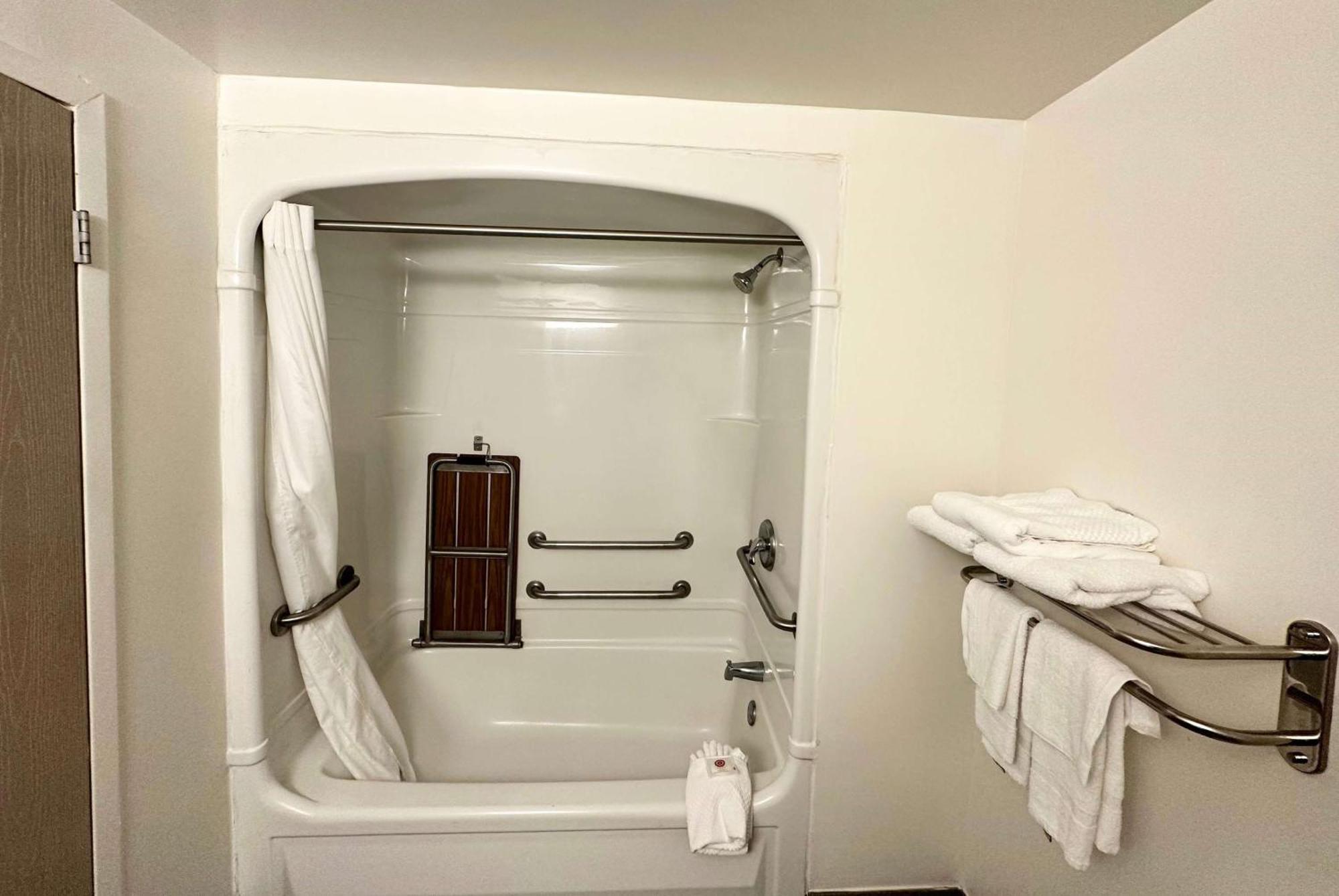 מלון Ramada By Wyndham Lithia Springs Atlanta מראה חיצוני תמונה