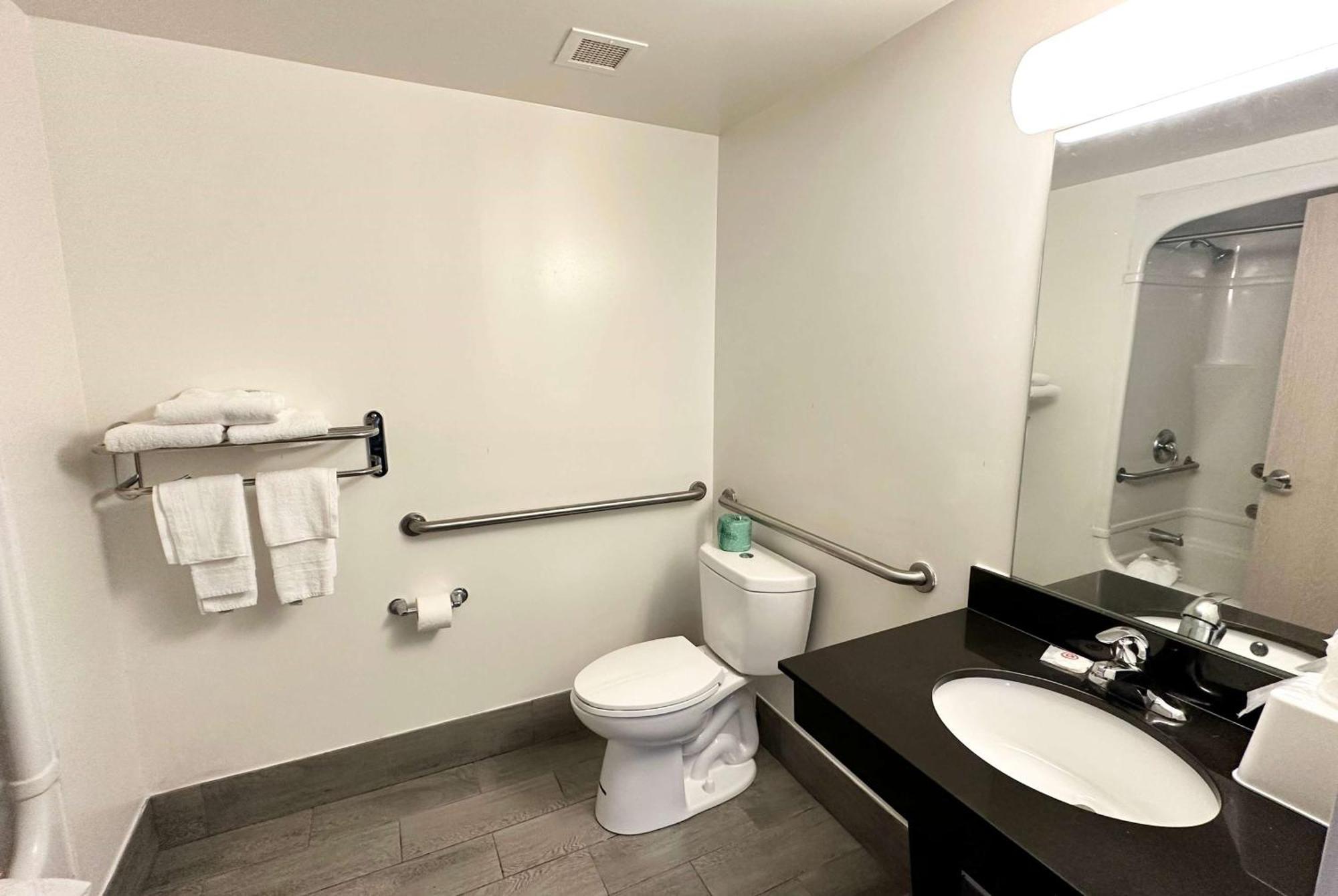 מלון Ramada By Wyndham Lithia Springs Atlanta מראה חיצוני תמונה