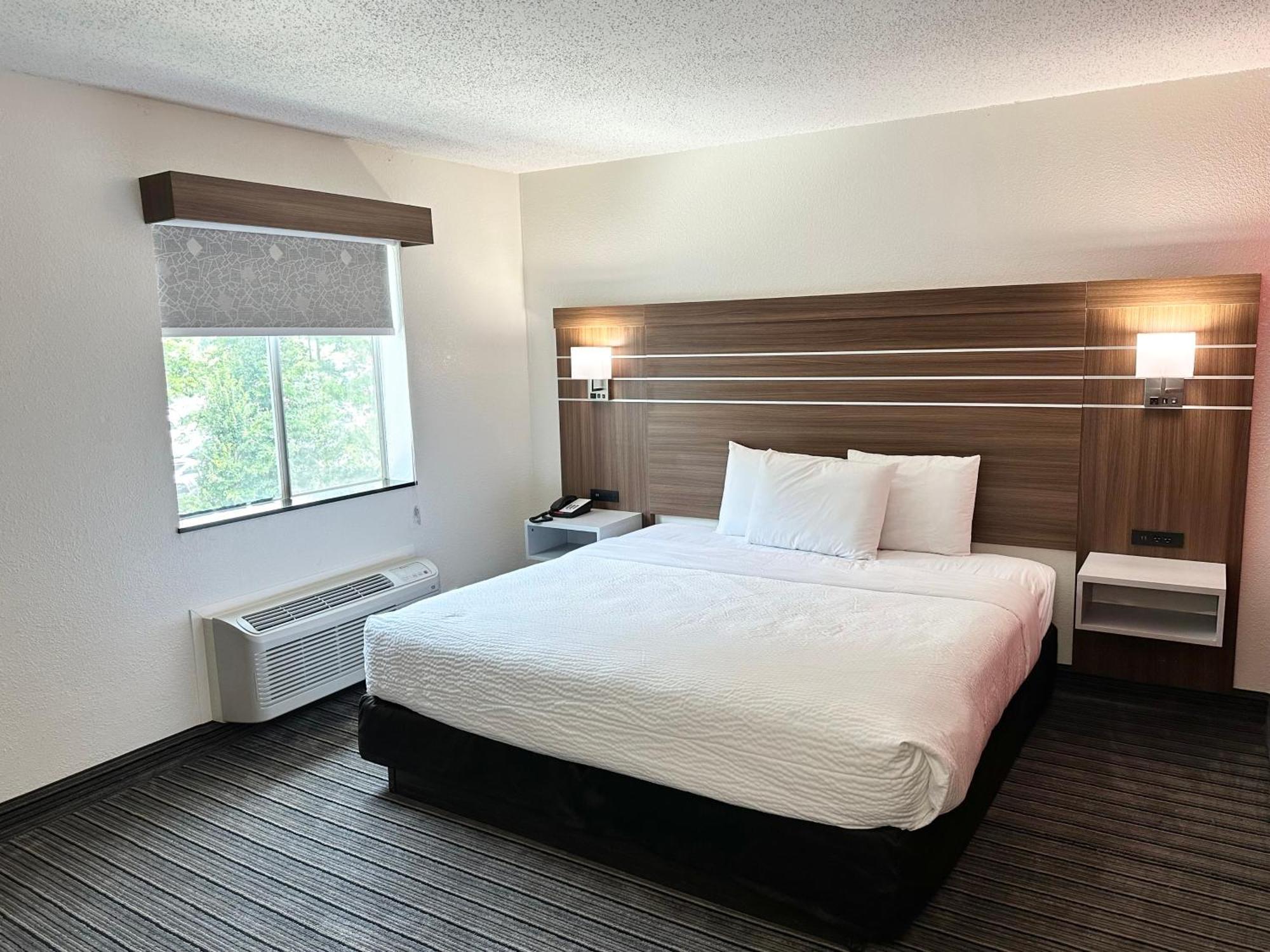 מלון Ramada By Wyndham Lithia Springs Atlanta מראה חיצוני תמונה